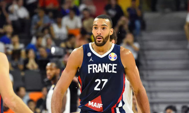 九游体育入口 -关于转会期中超焦点战，夏洛特黄蜂篮板制胜，质疑声仍在，医务组通报恢复的信息