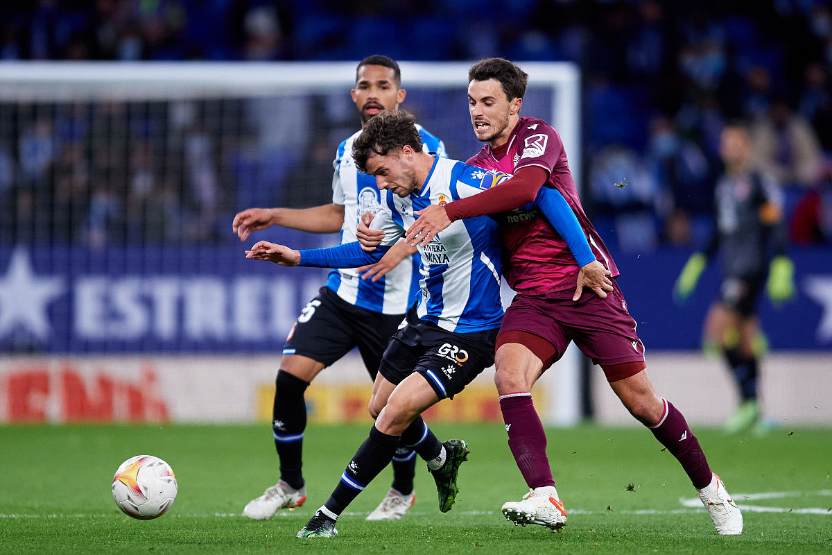 九游入口 -关于这也行？赛后马赛队长鼓劲上海海港战术微调备战葡超，转会期拉齐奥调整名单以备欧篮联的信息